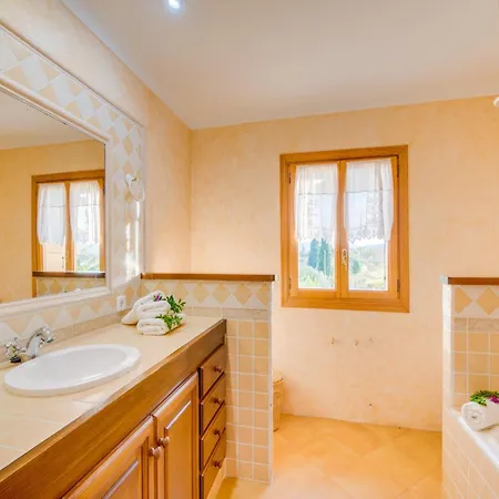 Spacious With Terraces Holiday home *